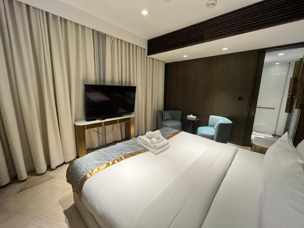 Five Palm Jumeirah - 2 Bedrooms & Maid Room In A Splendid Resort - Modernlux Дубай Екстер'єр фото