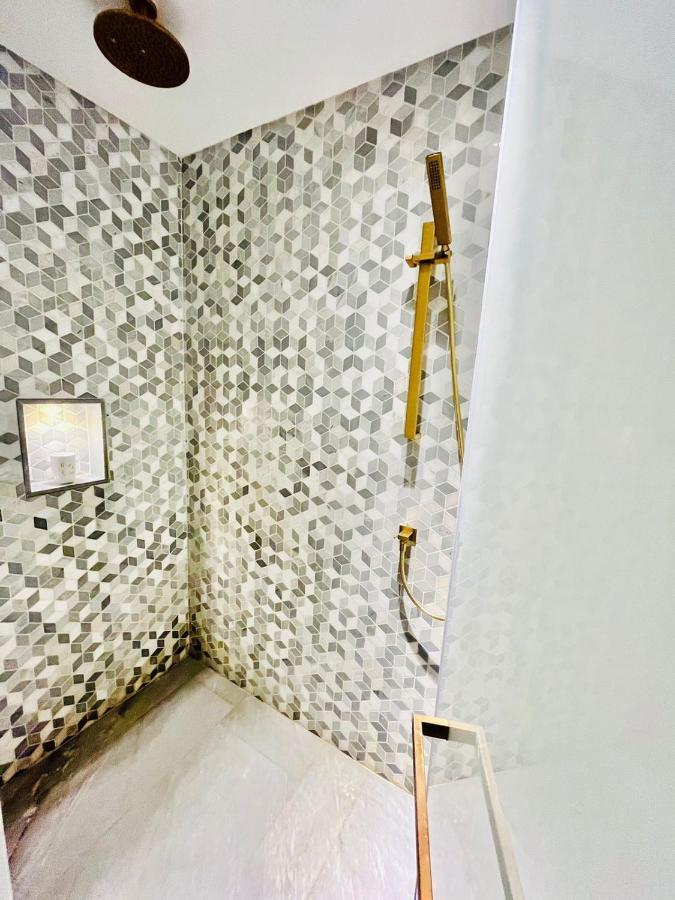 Five Palm Jumeirah - 2 Bedrooms & Maid Room In A Splendid Resort - Modernlux Дубай Екстер'єр фото